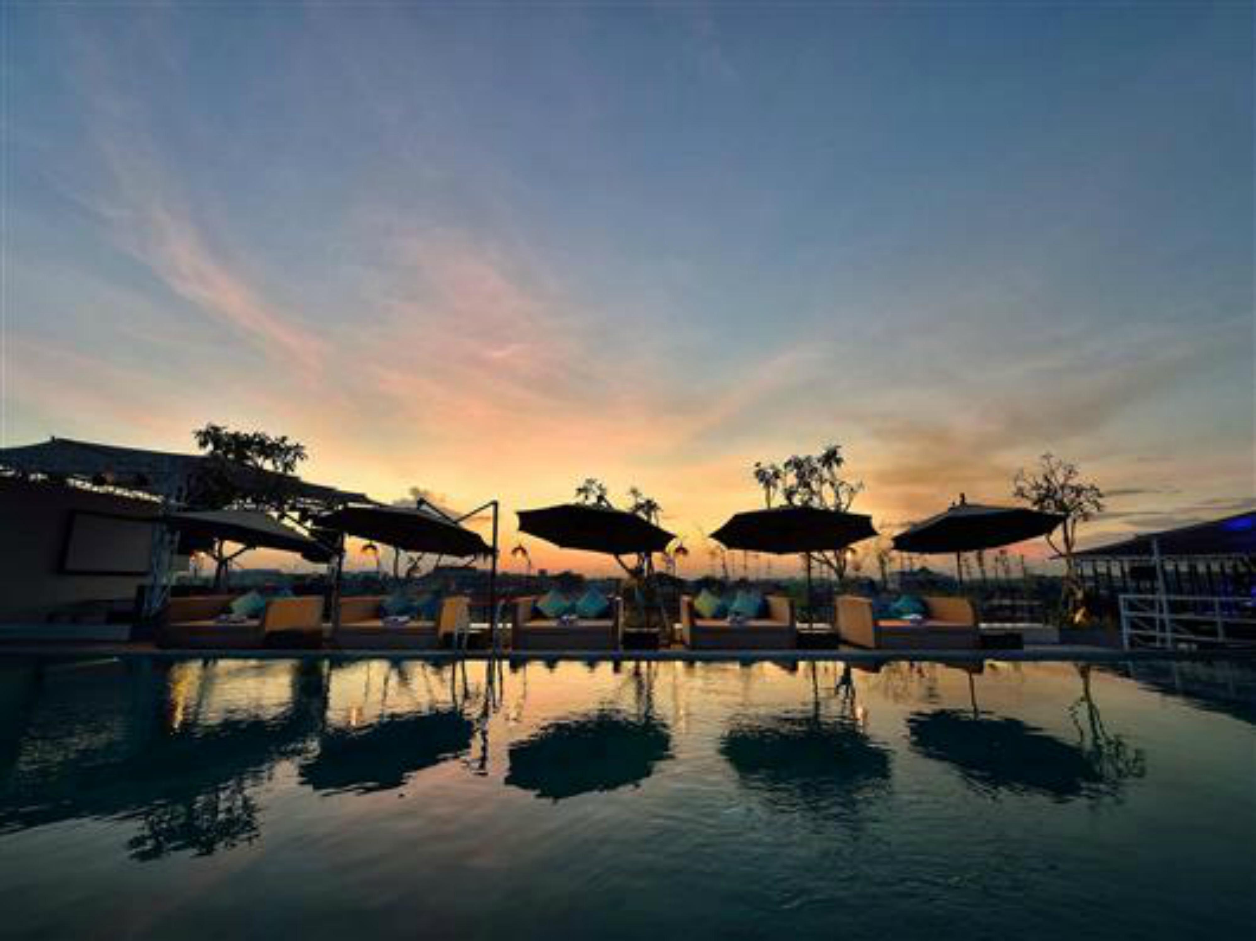 De Vins Sky Hotel Seminyak Kültér fotó